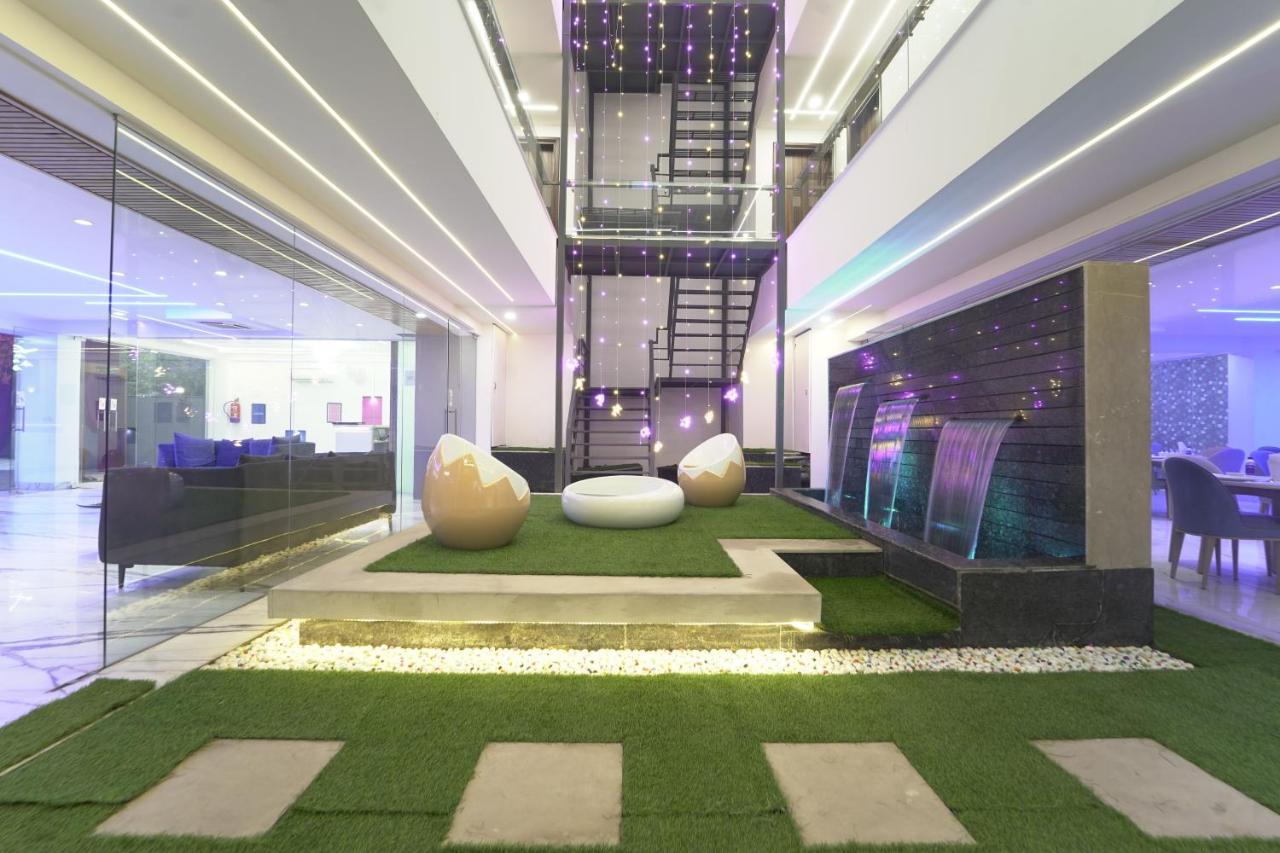 Vaabi Saabi Hotel Gurgaon Esterno foto