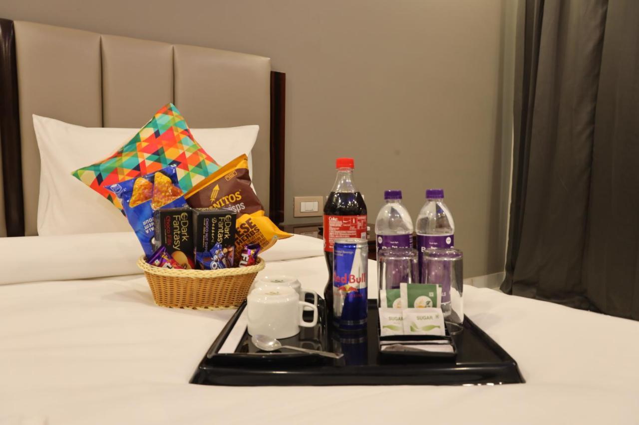 Vaabi Saabi Hotel Gurgaon Esterno foto