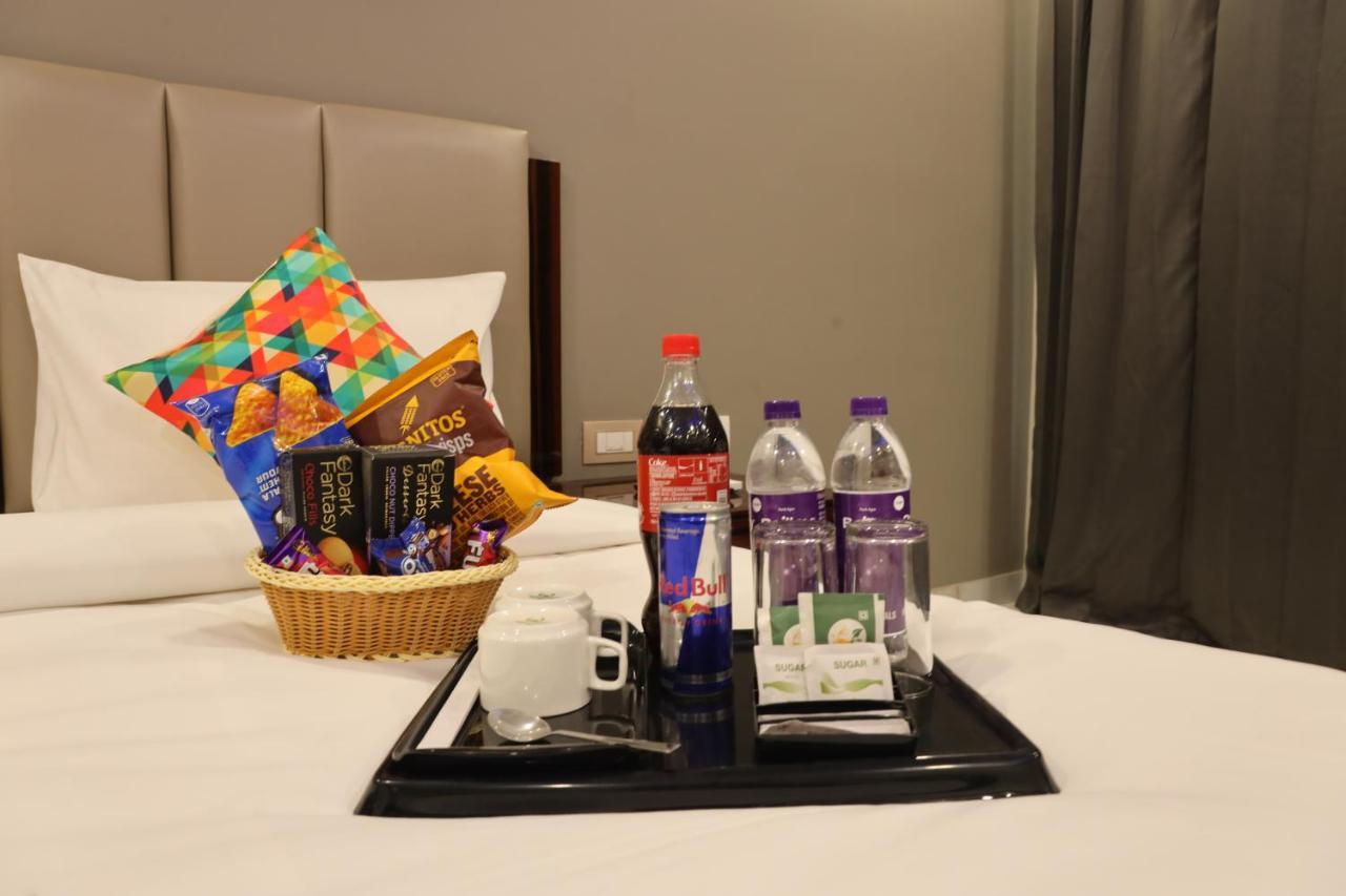 Vaabi Saabi Hotel Gurgaon Esterno foto